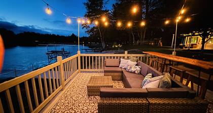 Lakeshore Living - Private Beach, Sleeps 16!