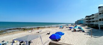 2nd Row, Private Pool and Jacuzzi!