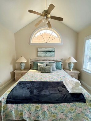 4 habitaciones, escritorio, wifi gratis y ropa de cama 