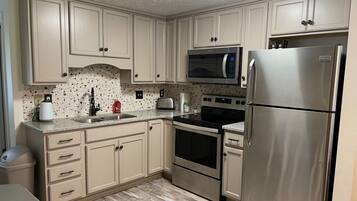 Microwave, oven, stovetop, coffee/tea maker