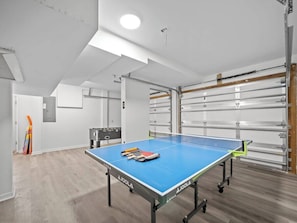 Game room - Sea Glass (B) Upscale Beachfront Retreat & Pool - 5BR (Emerald Isle)