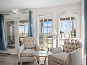 スマートテレビ、テーブルサッカー台、卓球台