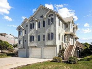 Exterior - Sea Glass (B) Upscale Beachfront Retreat & Pool - 5BR (Emerald Isle)