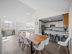 Dining - Sea Glass B- Upscale Beachfront Retreat & Pool (Emerald Isle)