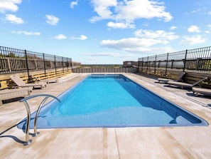 Pool - Sea Glass (B) Upscale Beachfront Retreat & Pool - 5BR (Emerald Isle)