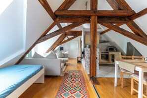 1 bedroom, desk, iron/ironing board, free WiFi - Attic Apartment at Schlosspark (Wiesbaden)