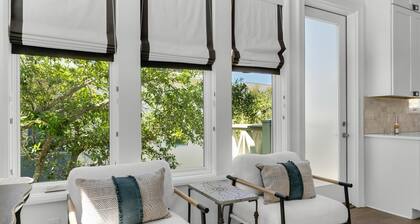 PRIVATE BEACH/POOL ACCESS-Cozy Getaway Retreat-Newly Refurbished