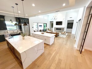 Interior - ++LUXE Retreat just steps from Old Town Scottsdale! Pool, Spa, Outdoor Oasis ++ (Scottsdale)