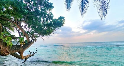 Top-rated beachfront Villa in Talpe, Sri Lanka