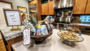 Fridge, microwave, oven, stovetop - Luxury CDA downtown Fernan lakefront retreat dock teepee spa sauna game room  (Coeur d'Alene)