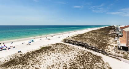 Sunset Bliss: Coastal 5 Star Condo directly on the Gulf of Mexico! Sleeps 4!