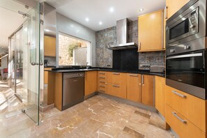 Fridge, microwave, oven, coffee/tea maker - Ca Se Predine (Alcúdia)