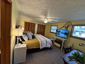 3 bedrooms, desk, iron/ironing board, WiFi