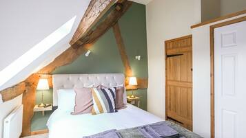 3 bedrooms, free WiFi, bed sheets