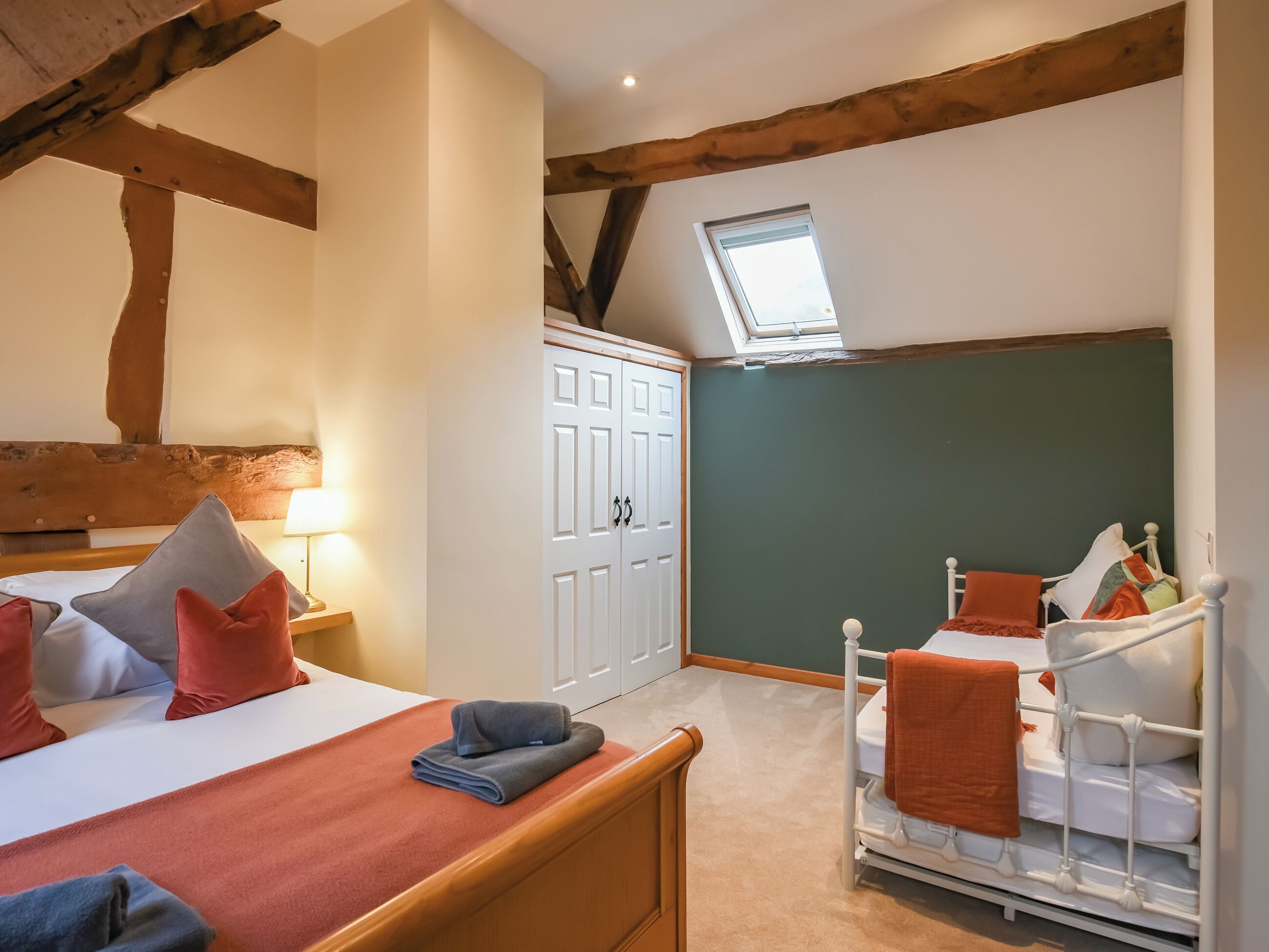 3 bedrooms, free WiFi, bed sheets