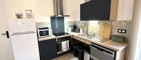 Microwave, dishwasher