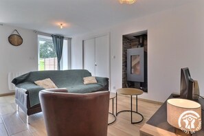 TV, table football - Le Refuge Enchanté - PAIMPONT (PAIMPONT)