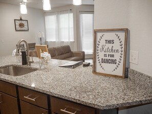 Interior - Centralized location close to the Race Track. (Daytona Beach)