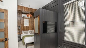 1 dormitorio, tabla de planchar con plancha, wifi y ropa de cama