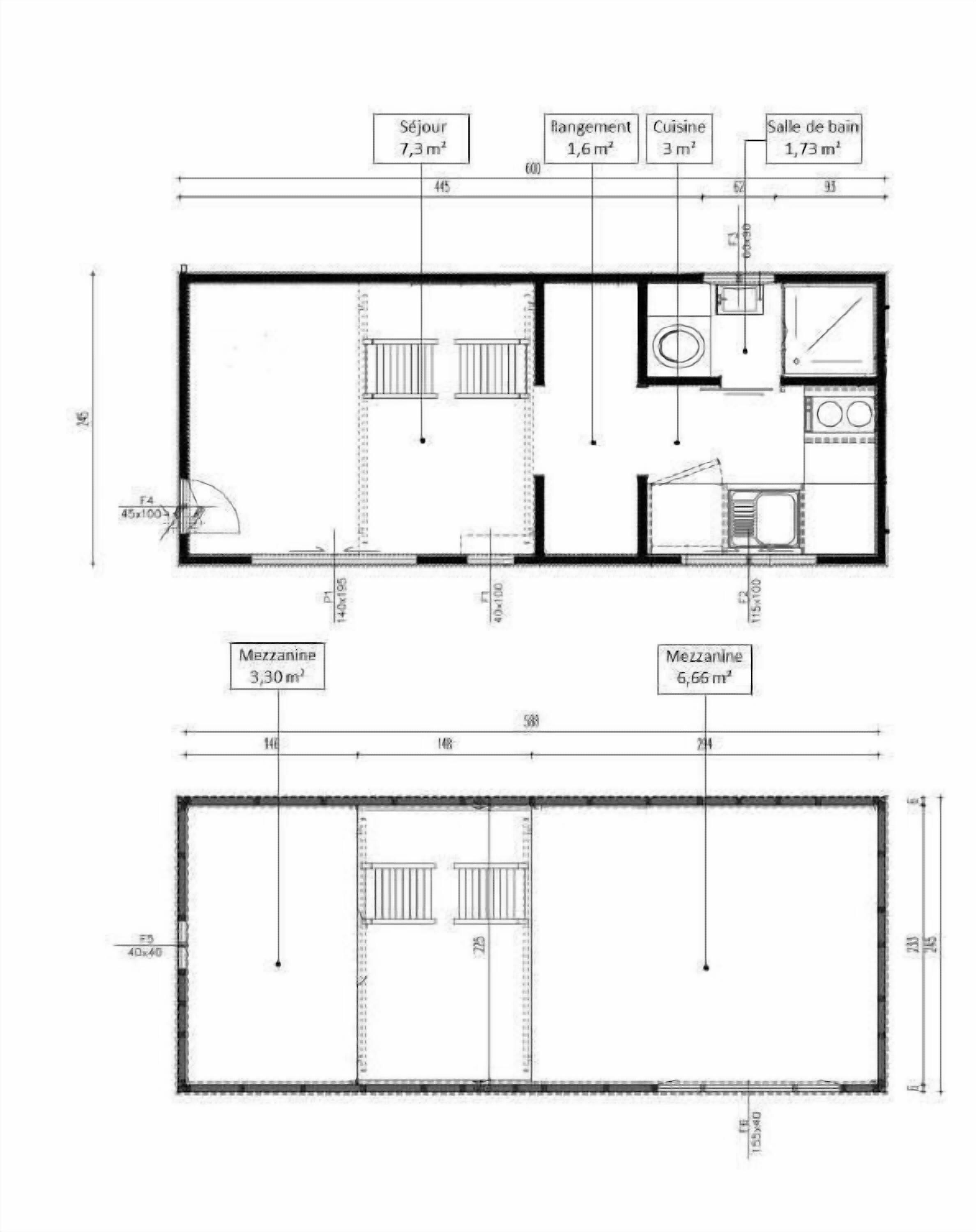 Een plattegrond van een hotelkamer met een zithoek, kitchenette, badkamer en twee balkons.