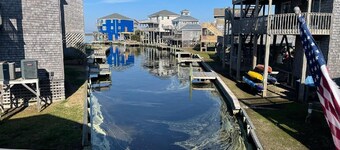 Quaint Waterfront Cottage.  Quick walk to the beach