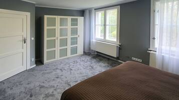 4 Schlafzimmer, Bügeleisen/Bügelbrett, WLAN, Bettwäsche