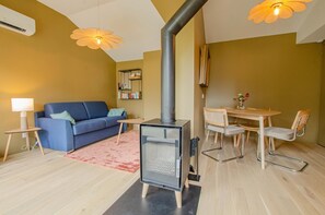 TV, fireplace, ping pong