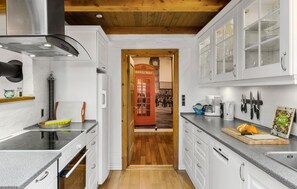 Kühlschrank, Herdplatte, Geschirrspüler