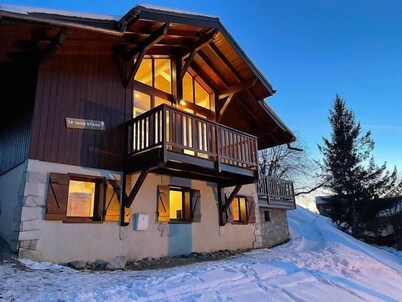 LE Loup Blanc - Aime LA Plagne