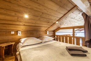 3 室のベッドルーム、アイロン / アイロン台、旅行用ベビーベッド、WiFi (無料)