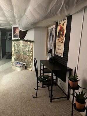 Dining - 2-bedroom vacation home just 16 minutes to MSP airport. (Saint Paul)