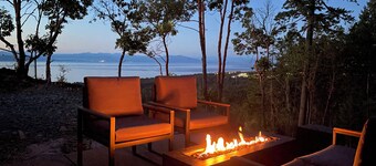 Mountain Suite | Private Patio | Fully Equipped Kitchen | WD