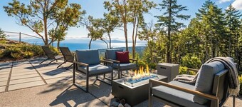 Mountain Suite ⭐️ Ocean View Fire Pit ⭐️ Fully Equipped Kitchen ⭐️ Heated Bath Flr