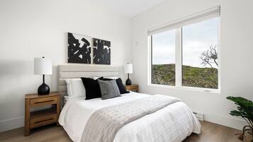 1 bedroom, iron/ironing board, travel crib, free WiFi