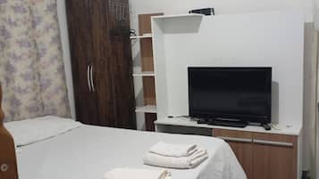 1 dormitorio, escritorio, tabla de planchar con plancha y wifi gratis