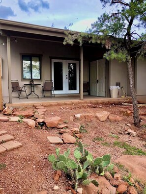 Exterior detail - Serene retreat w/breathtaking views in quiet, peaceful west Sedona neighborhood (Sedona)