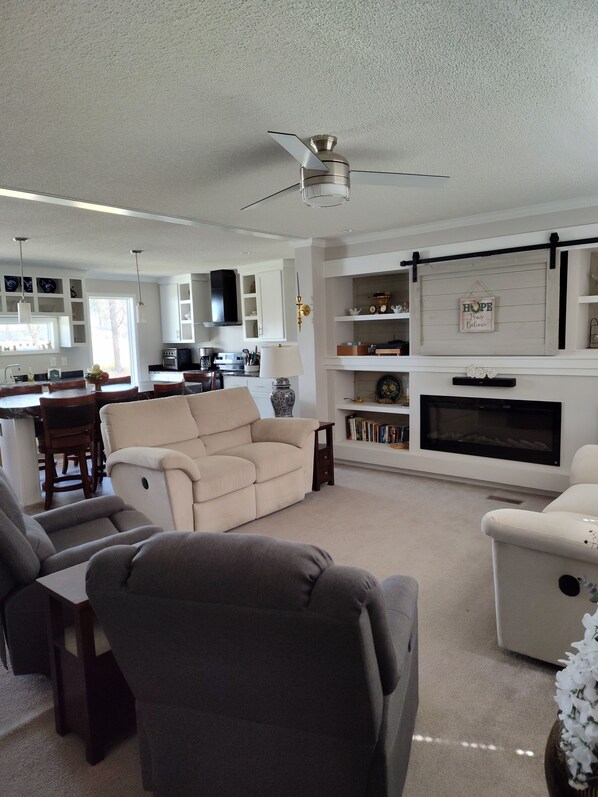 Smart TV, fireplace, video games