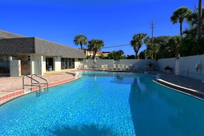 Beheizter Pool