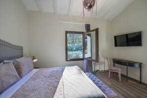 Room - MyExclusiveItaly - Villa Chianti with infinity pool and vineyard view (Greve in Chianti)