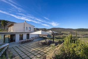 Outdoor dining - MyExclusiveItaly - Villa Chianti with infinity pool and vineyard view (Greve in Chianti)