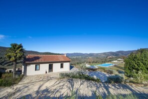Exterior - MyExclusiveItaly - Villa Chianti with infinity pool and vineyard view (Greve in Chianti)