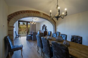 Dining - MyExclusiveItaly - Villa Chianti with infinity pool and vineyard view (Greve in Chianti)