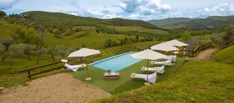 MyExclusiveItaly - Villa Chianti with pool near the vineyard