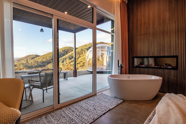 Deluxe Room, 1 King Bed, Patio, Mountain View | Desk, laptop workspace, blackout drapes, free WiFi