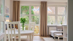 Interior - Kapitänsgarten Wohnung 25 - Idyllisch Gelegene 50 m² Große Ansprechend Eingerichtete (Prerow)