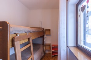 3 bedrooms, free WiFi, bed sheets