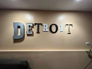 Family House | Living room - Cozy Downriver home (Ecorse)