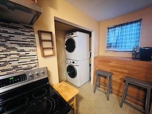 Laundry room - Cozy Downriver home (Ecorse)