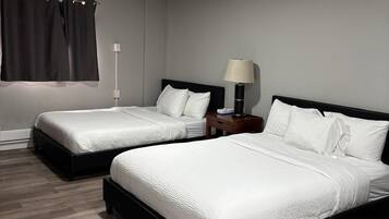 Deluxe Double Room | Iron/ironing board, free WiFi, bed sheets