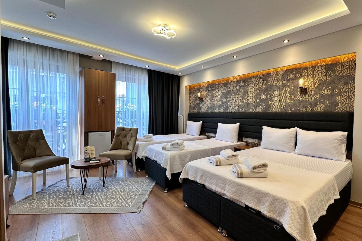 Estudio familiar, para no fumadores, vista a la ciudad | 1 habitación, sábanas de algodón egipcio y ropa de cama de alta calidad
